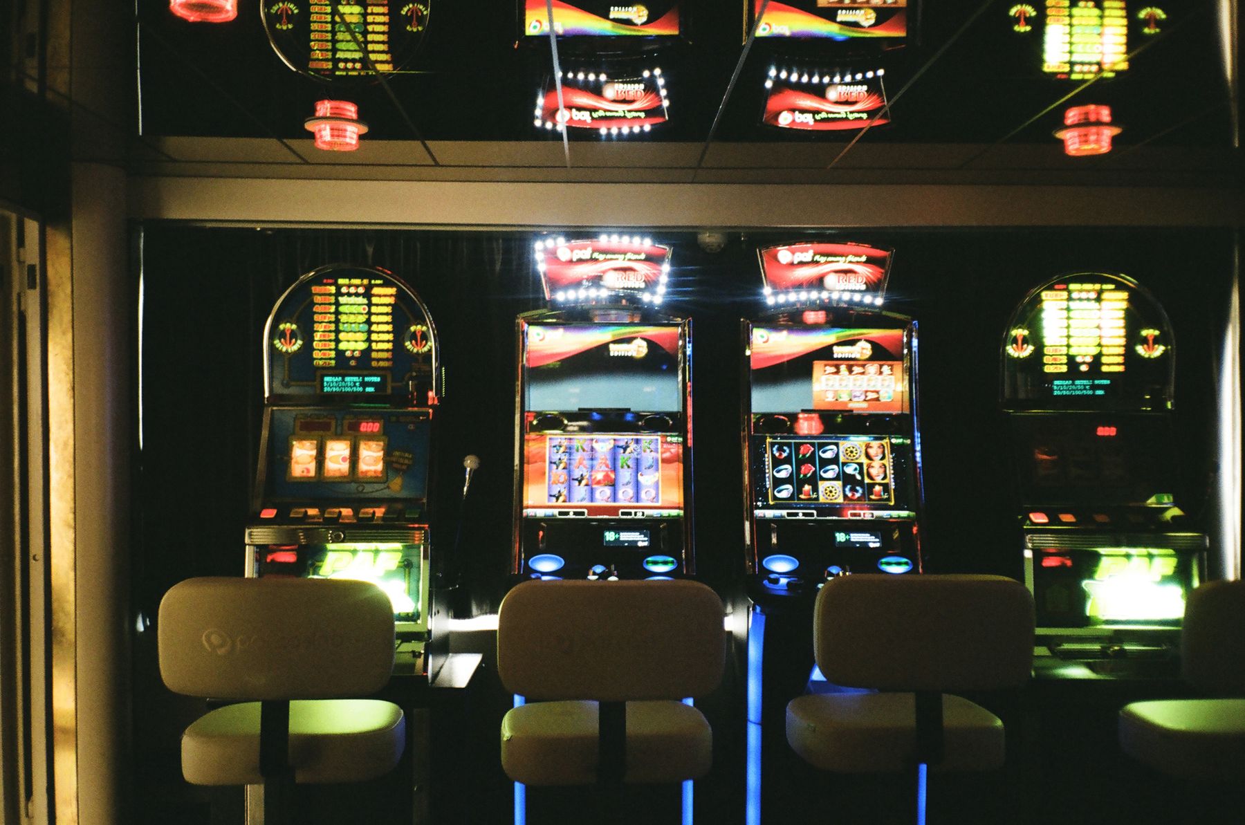 Máy slot và trò chơi nổ hũ tại THANTAI88